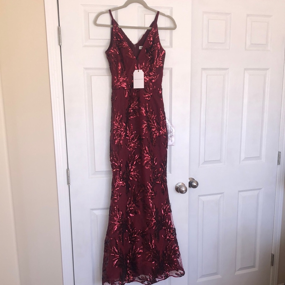 42.   Nwt size xs Elegant Burgundy Floral Dress - Picture 2 of 8